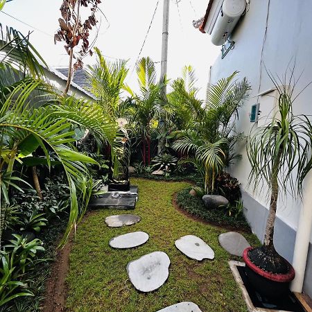 Cecillia Guesthouse Canggu Buitenkant foto
