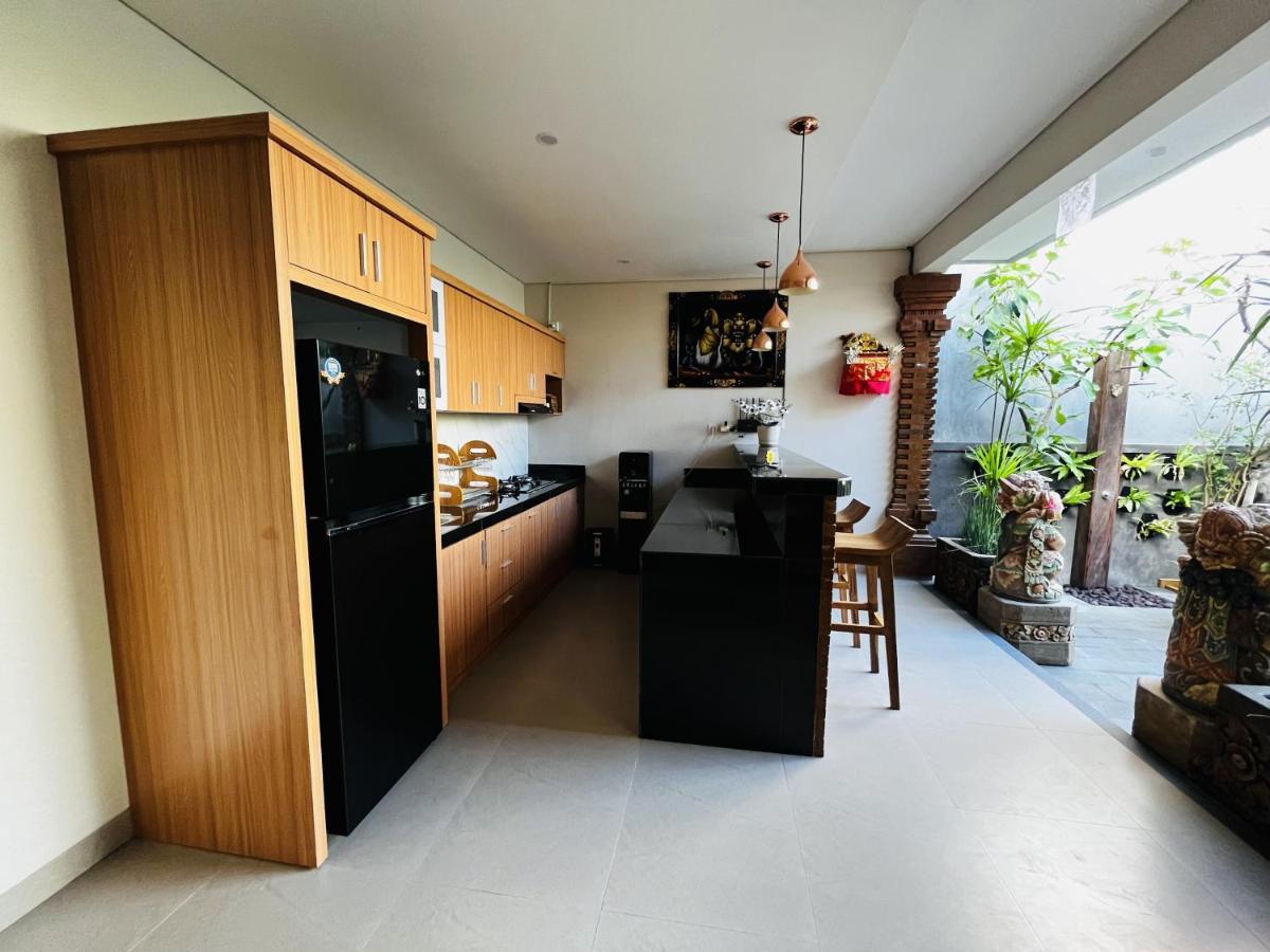 Cecillia Guesthouse Canggu Buitenkant foto